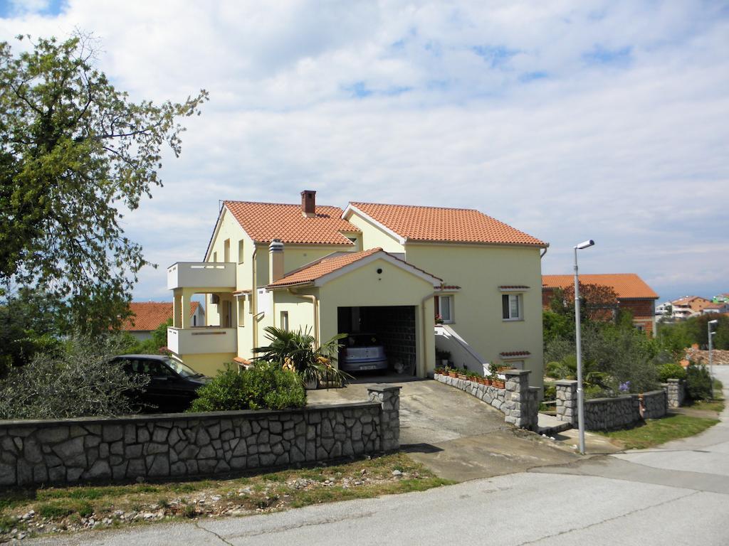 Apartments Njivice Bajcic Экстерьер фото