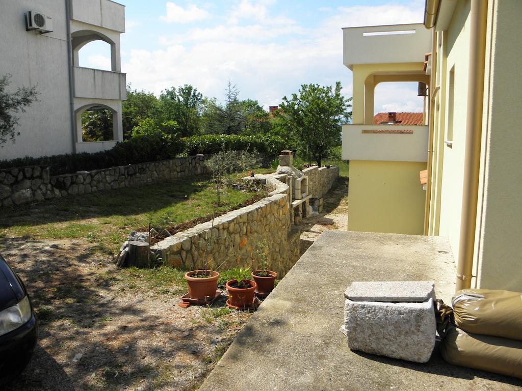 Apartments Njivice Bajcic Экстерьер фото