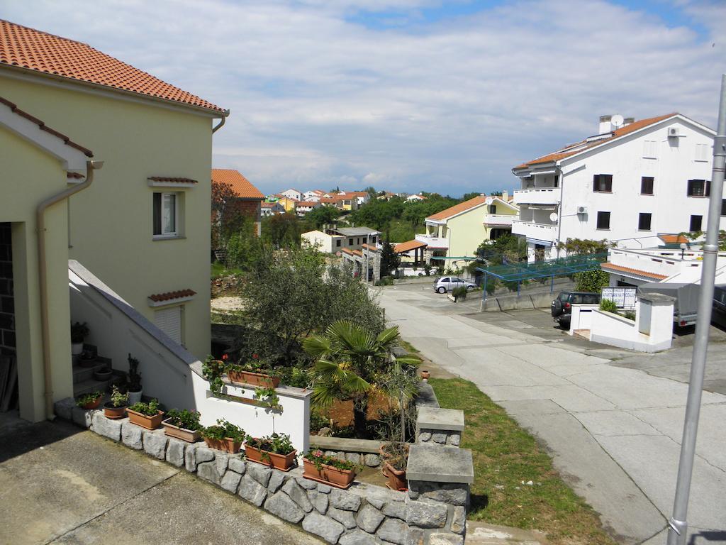 Apartments Njivice Bajcic Экстерьер фото
