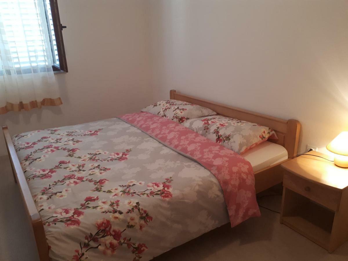 Apartments Njivice Bajcic Экстерьер фото